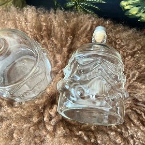 2 glass stormtrooper glass bottles